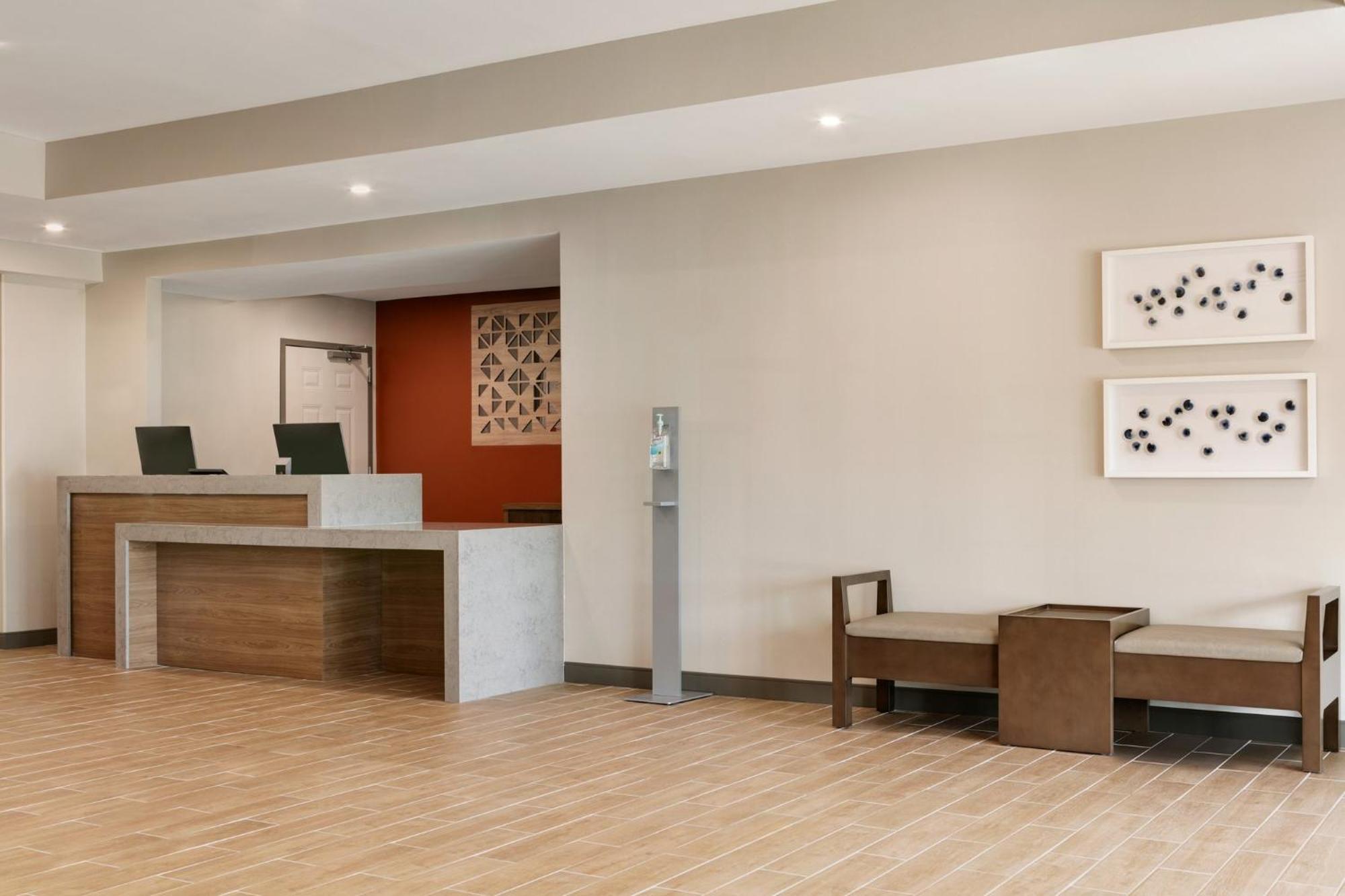 Candlewood Suites Kansas City Northeast By Ihg Bagian luar foto