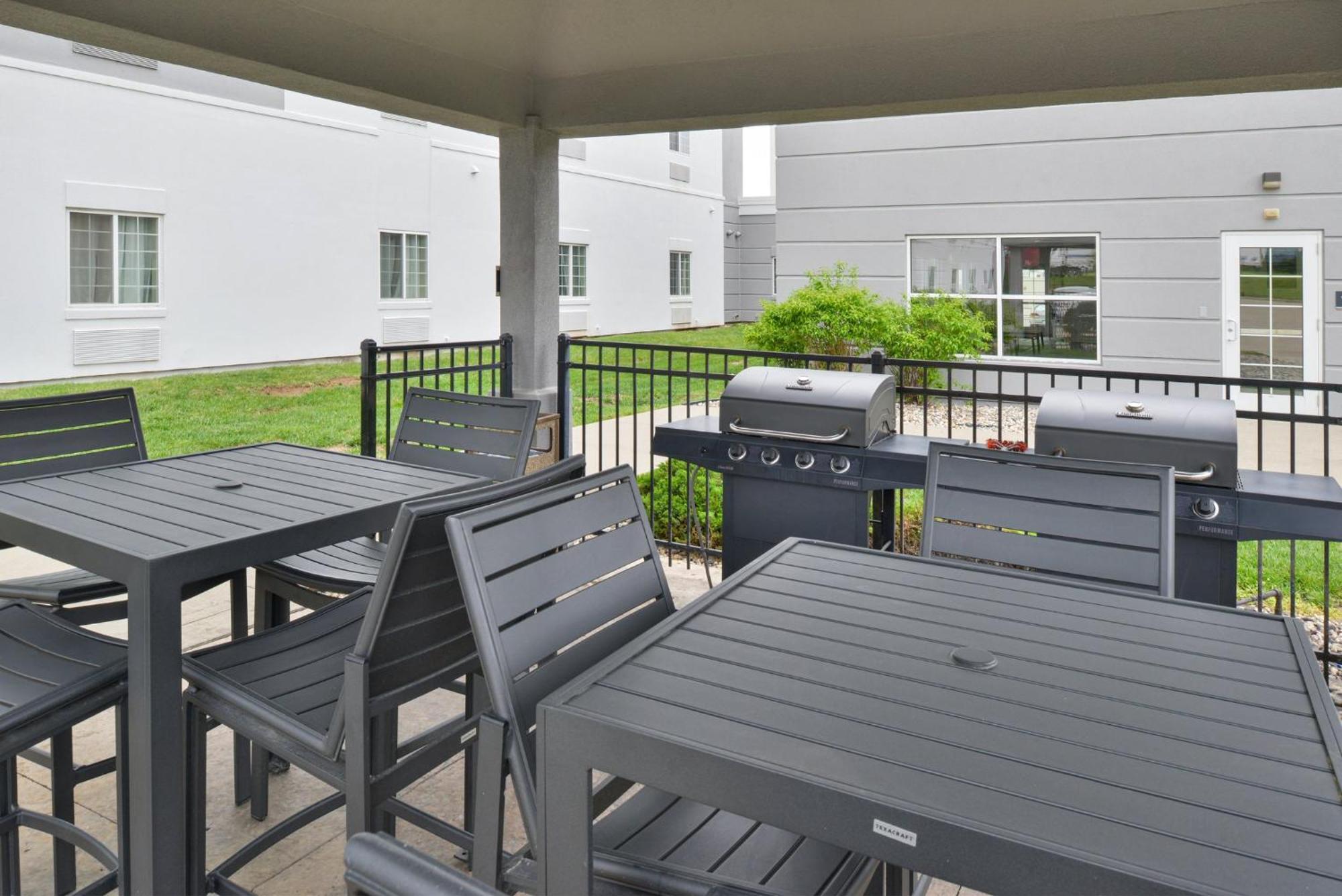 Candlewood Suites Kansas City Northeast By Ihg Bagian luar foto