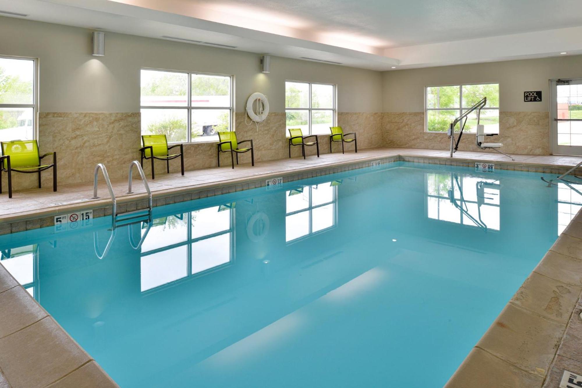 Candlewood Suites Kansas City Northeast By Ihg Bagian luar foto