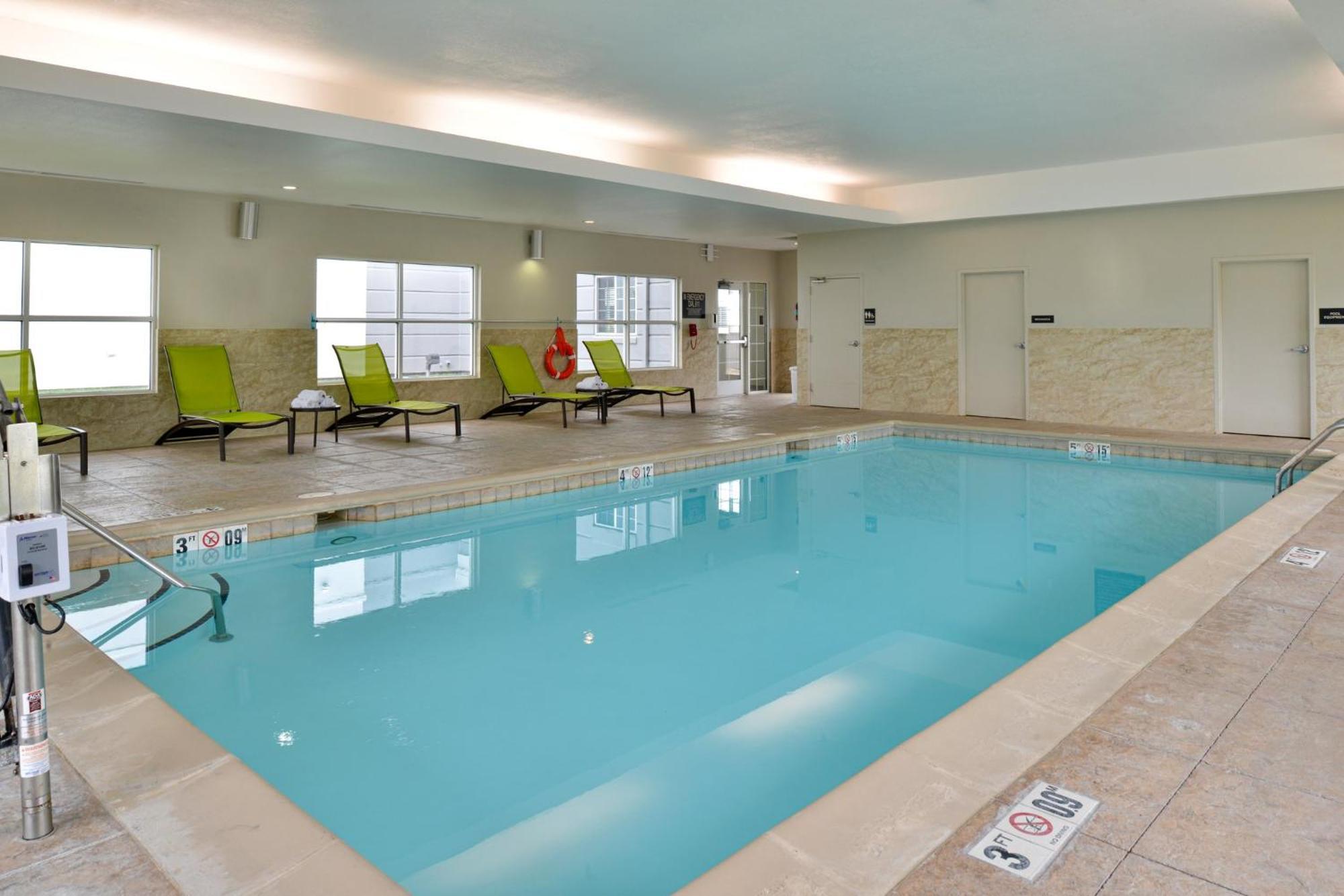 Candlewood Suites Kansas City Northeast By Ihg Bagian luar foto