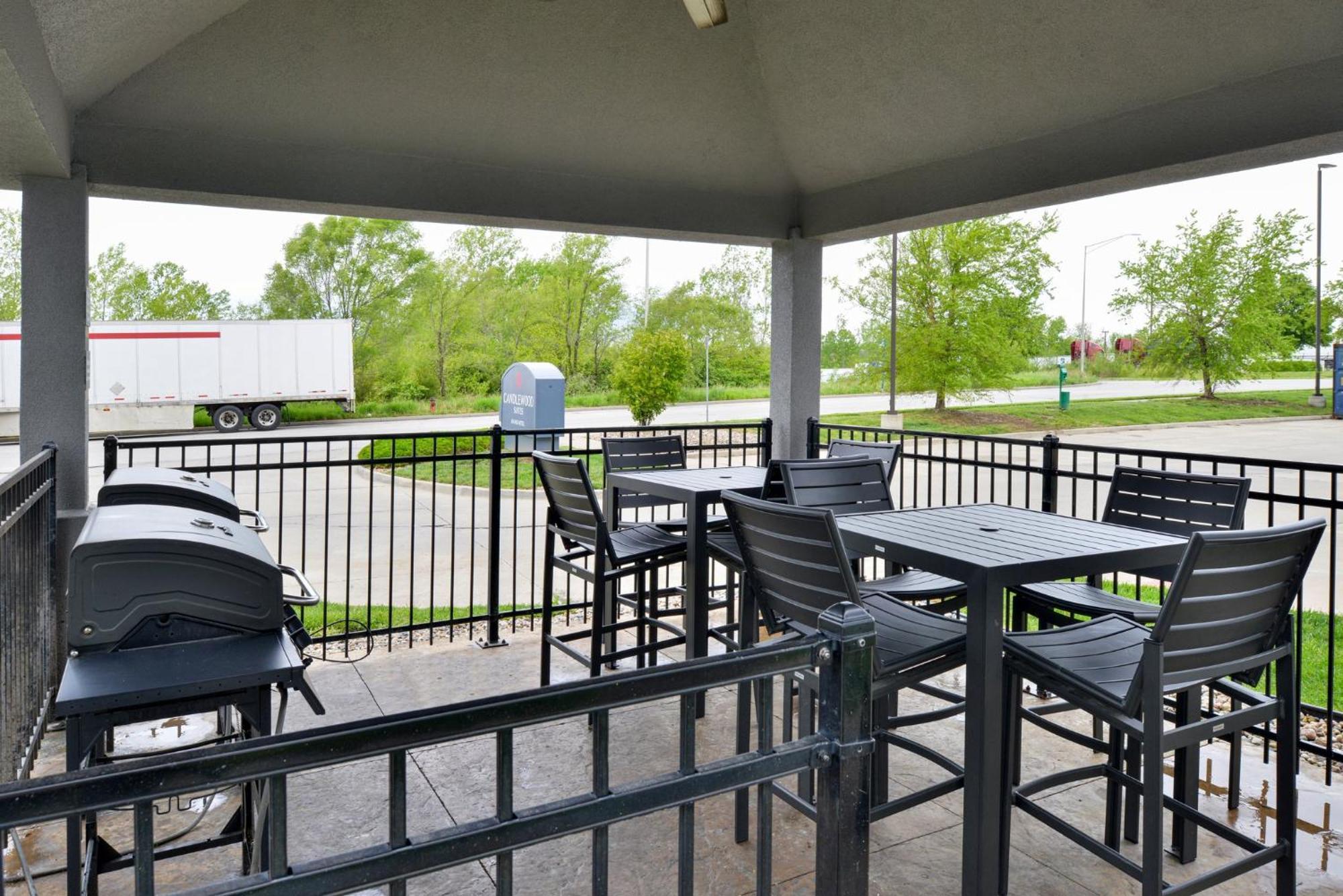Candlewood Suites Kansas City Northeast By Ihg Bagian luar foto